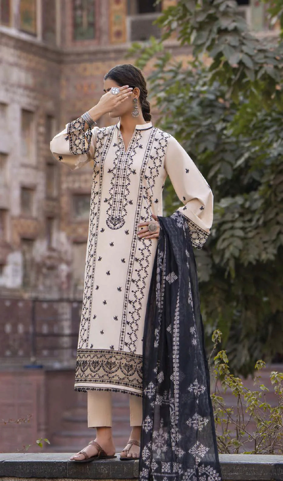 Bazaar Summer Festive Eid Collection Cremea Embroidered Suit