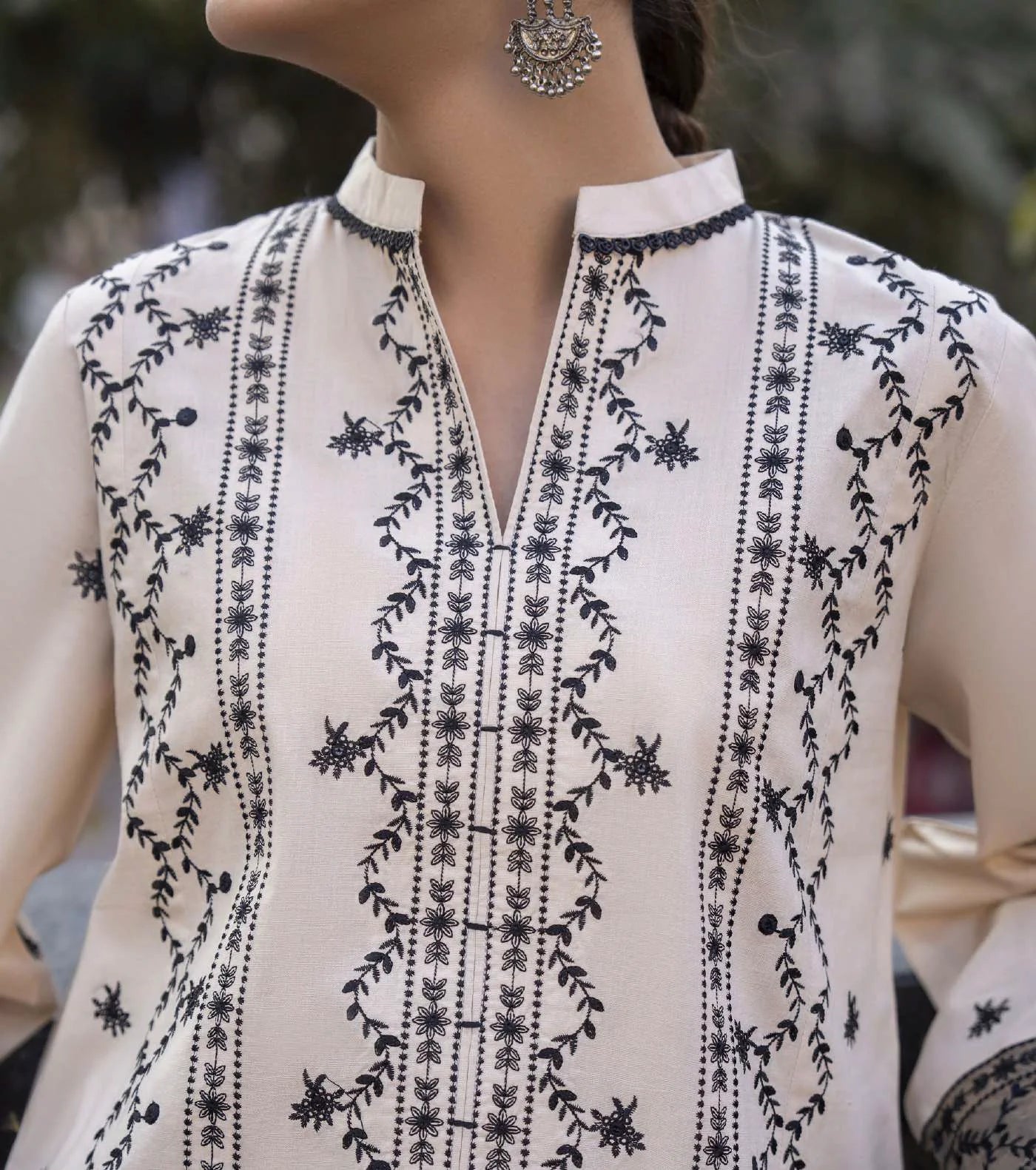 Bazaar Summer Festive Eid Collection Cremea Embroidered Suit