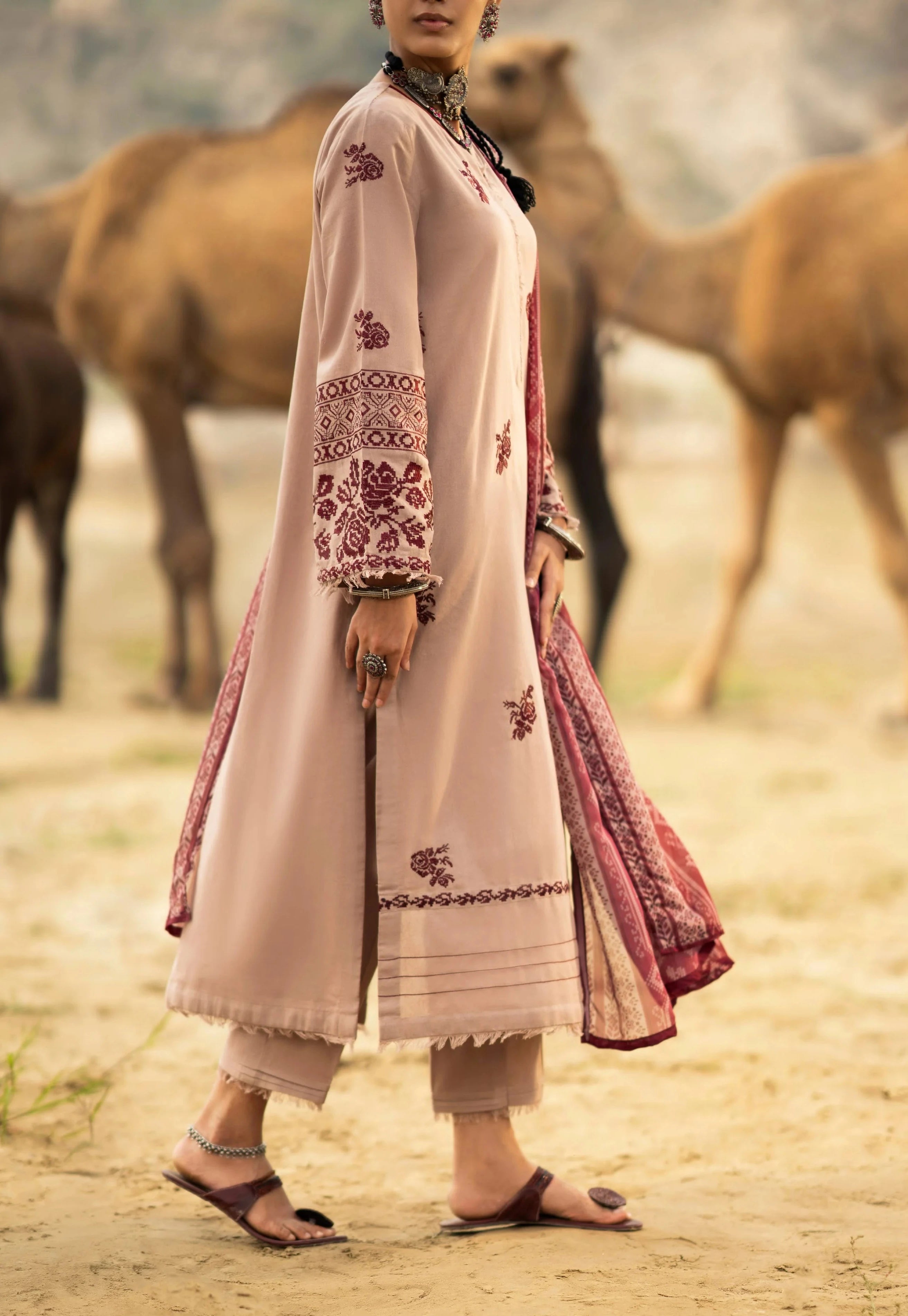 رہگیر Qalam Khaddar Embroidered Suit with Silk Munaar Dupatta