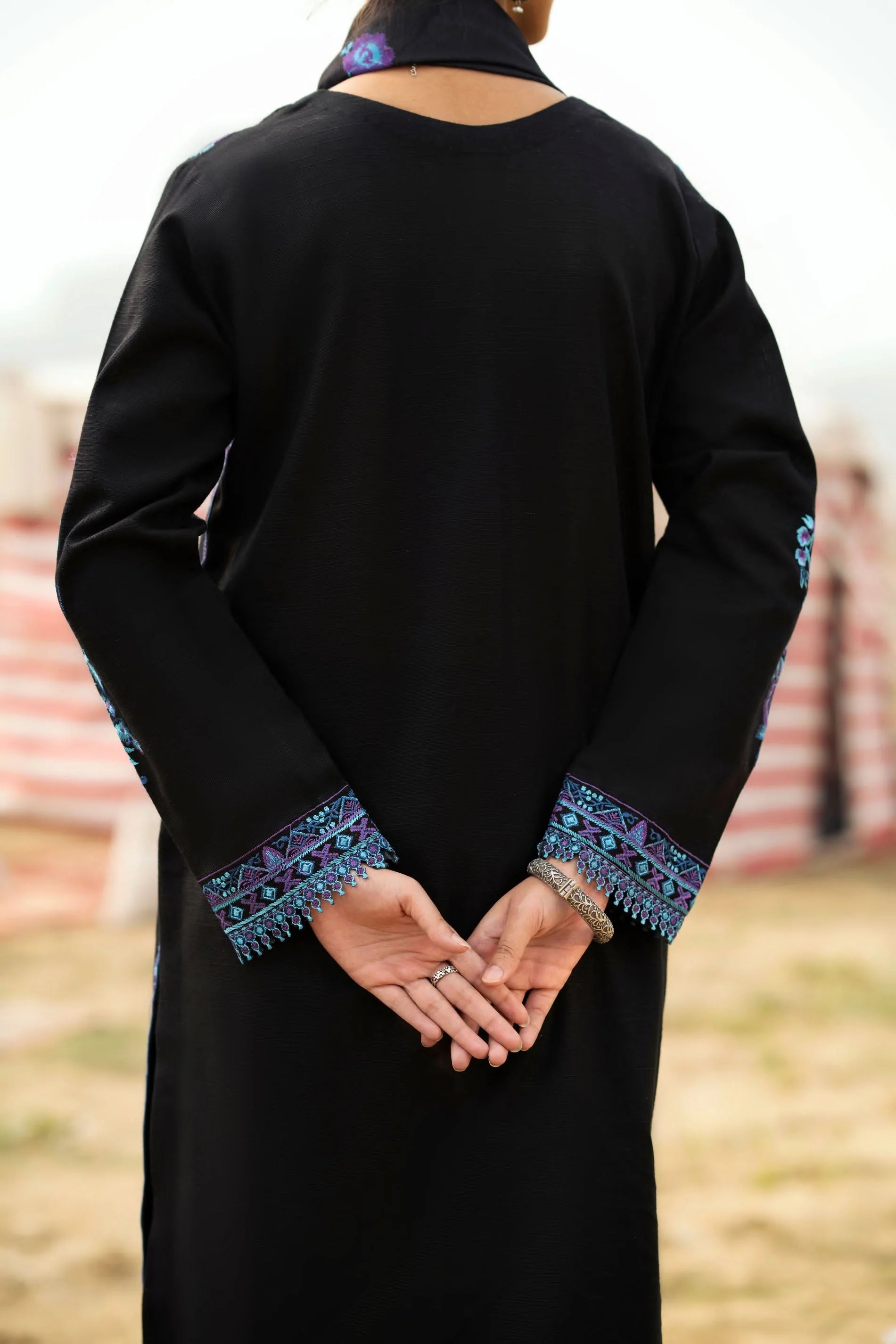 رہگیر Safar Khaddar Embroidered Suit with Silk Munaar Dupatta