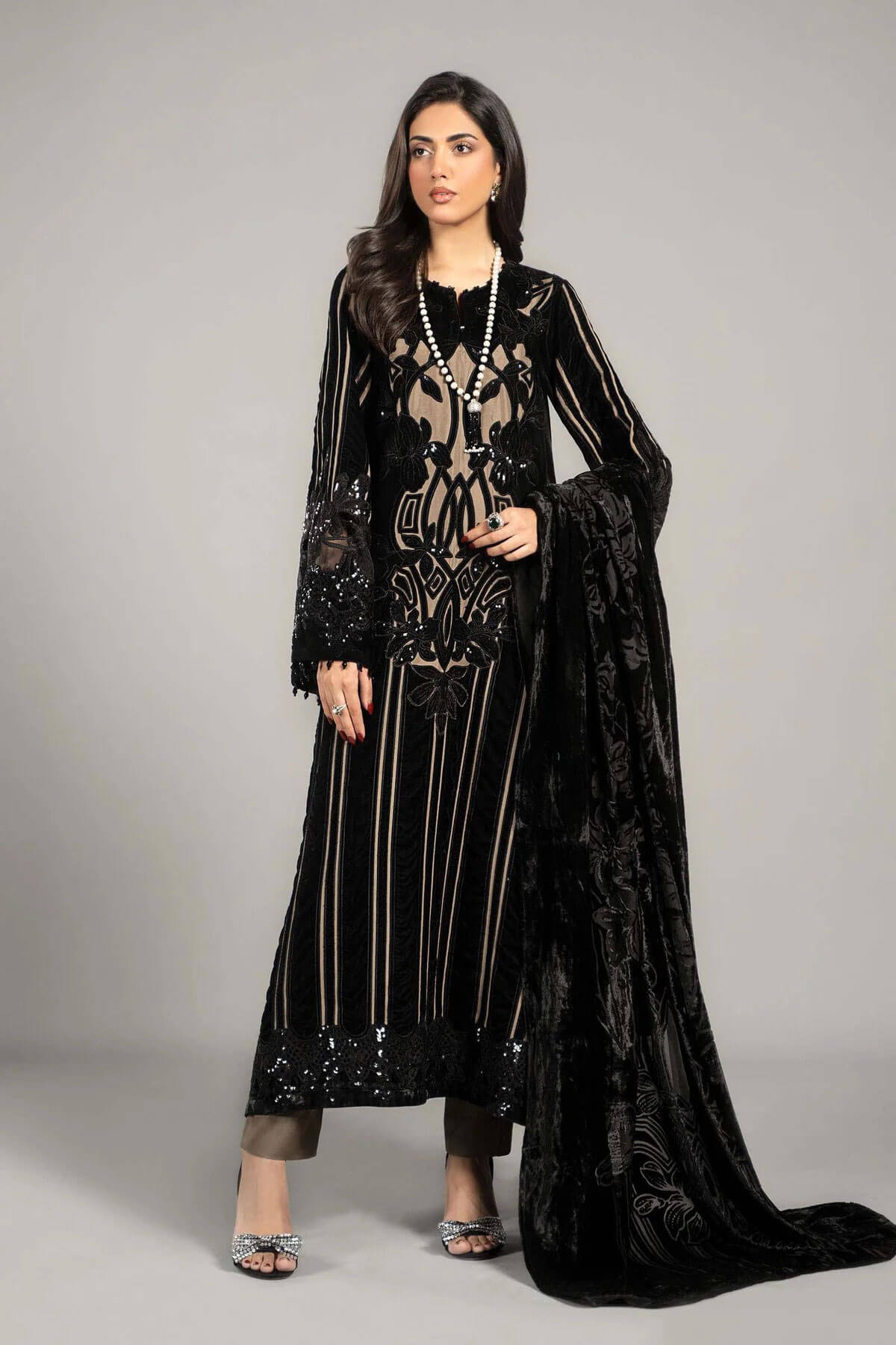 Maria B Inspired Mbroidered Velvet 3 Piece Wedding Outfit Black