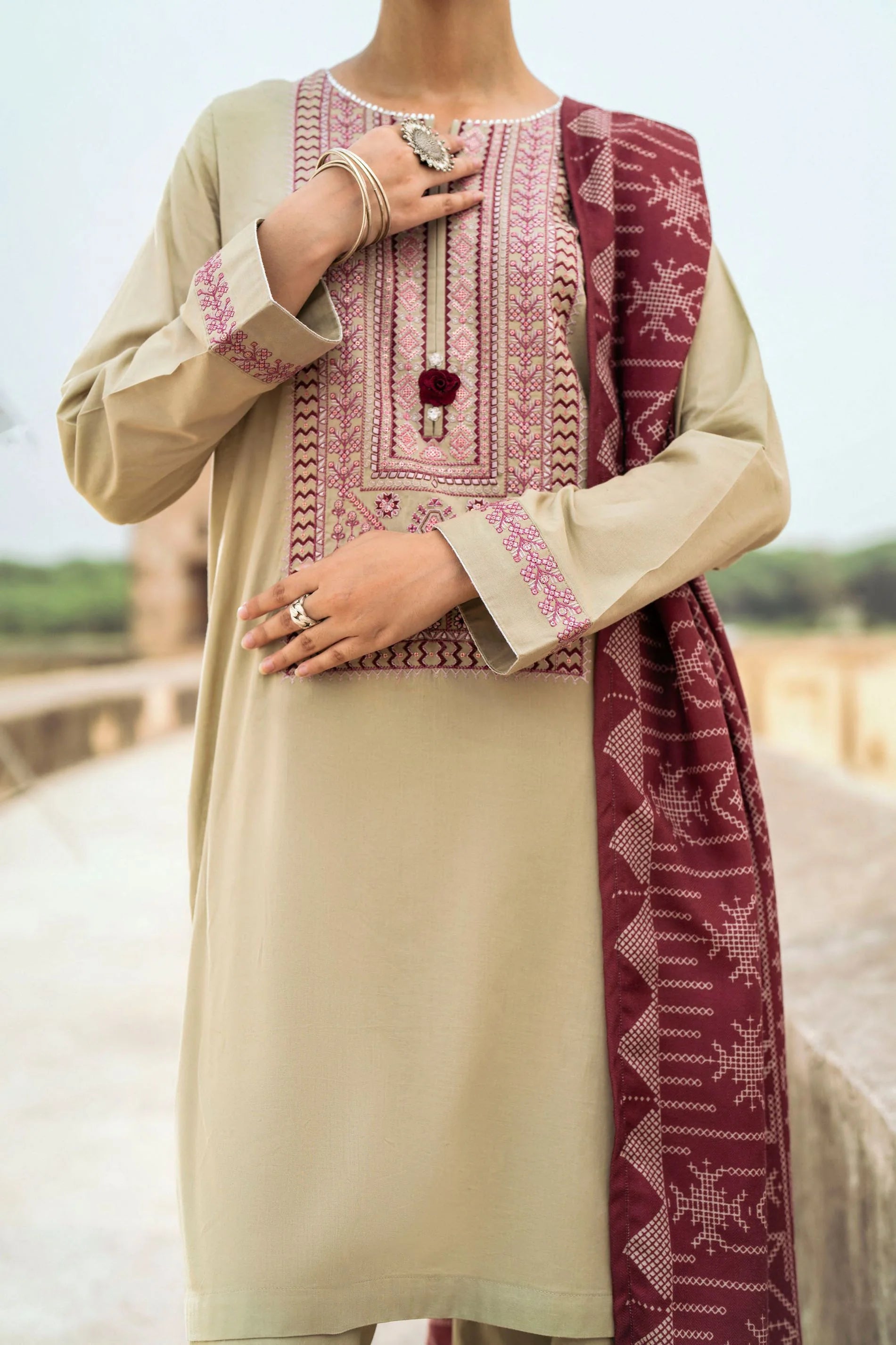 Dayaar-e-Falak Dhanak Linen Suit with Digital Printed Shawl